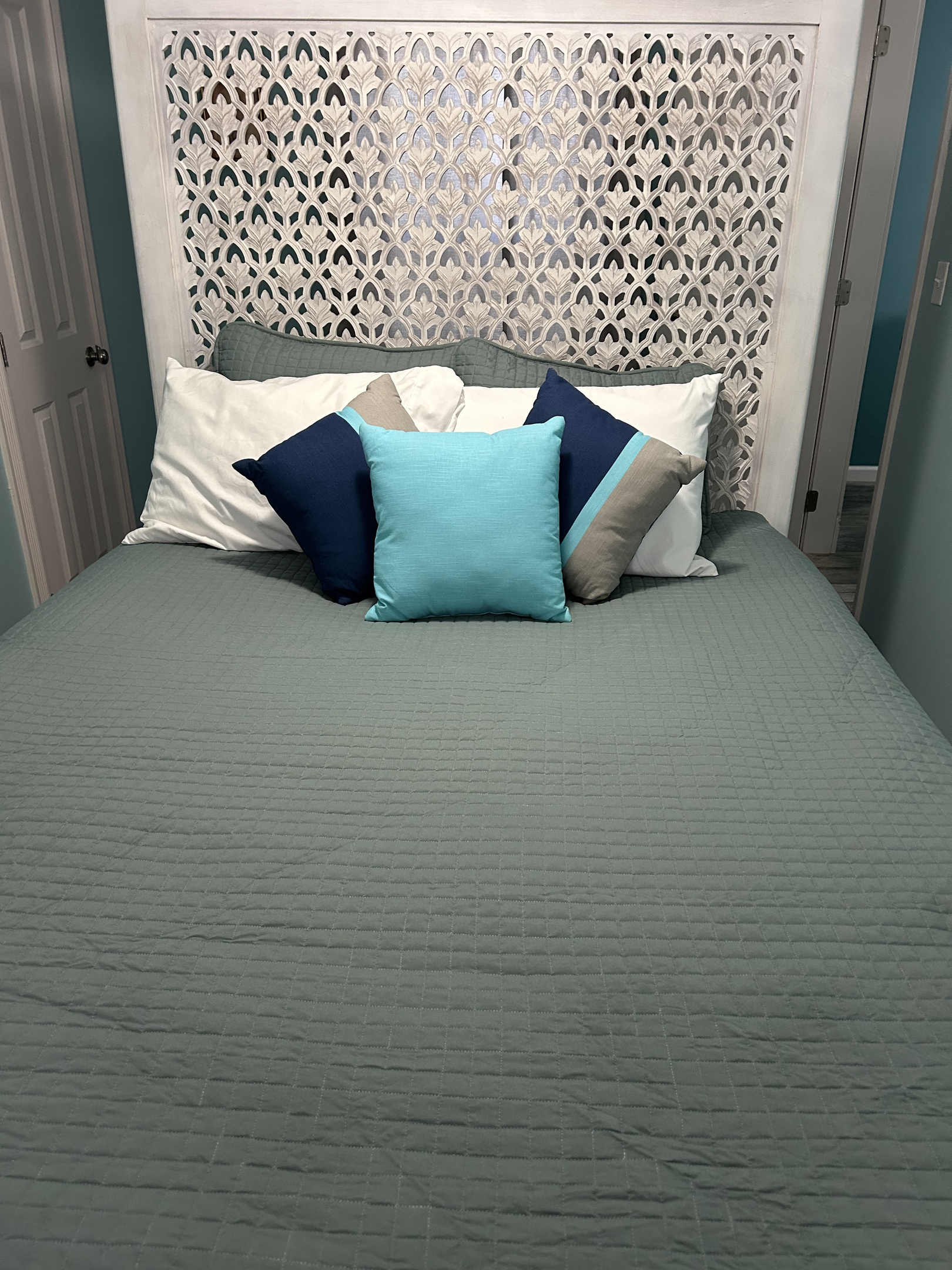 Queen Bed