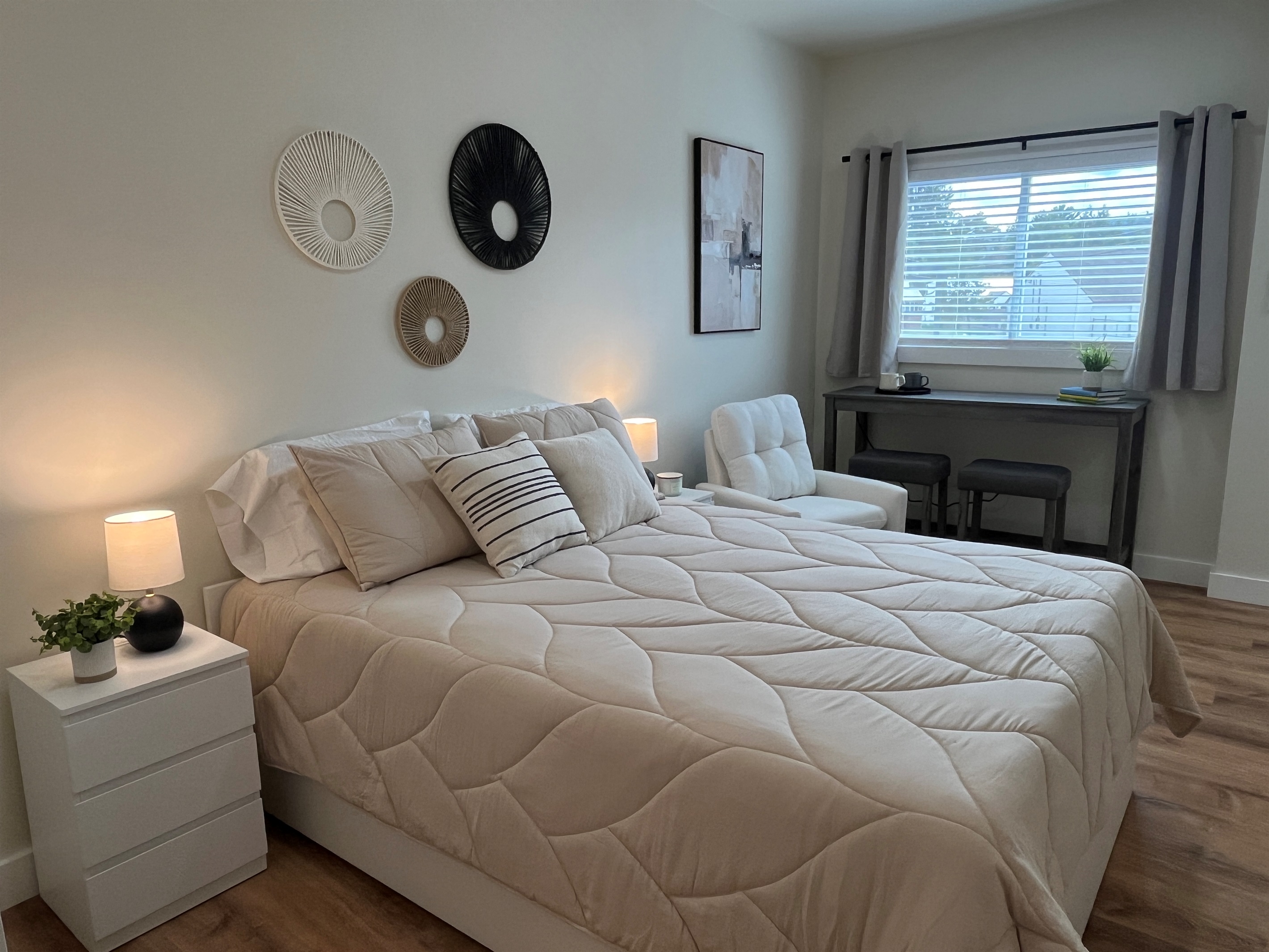 Queen bed and living area