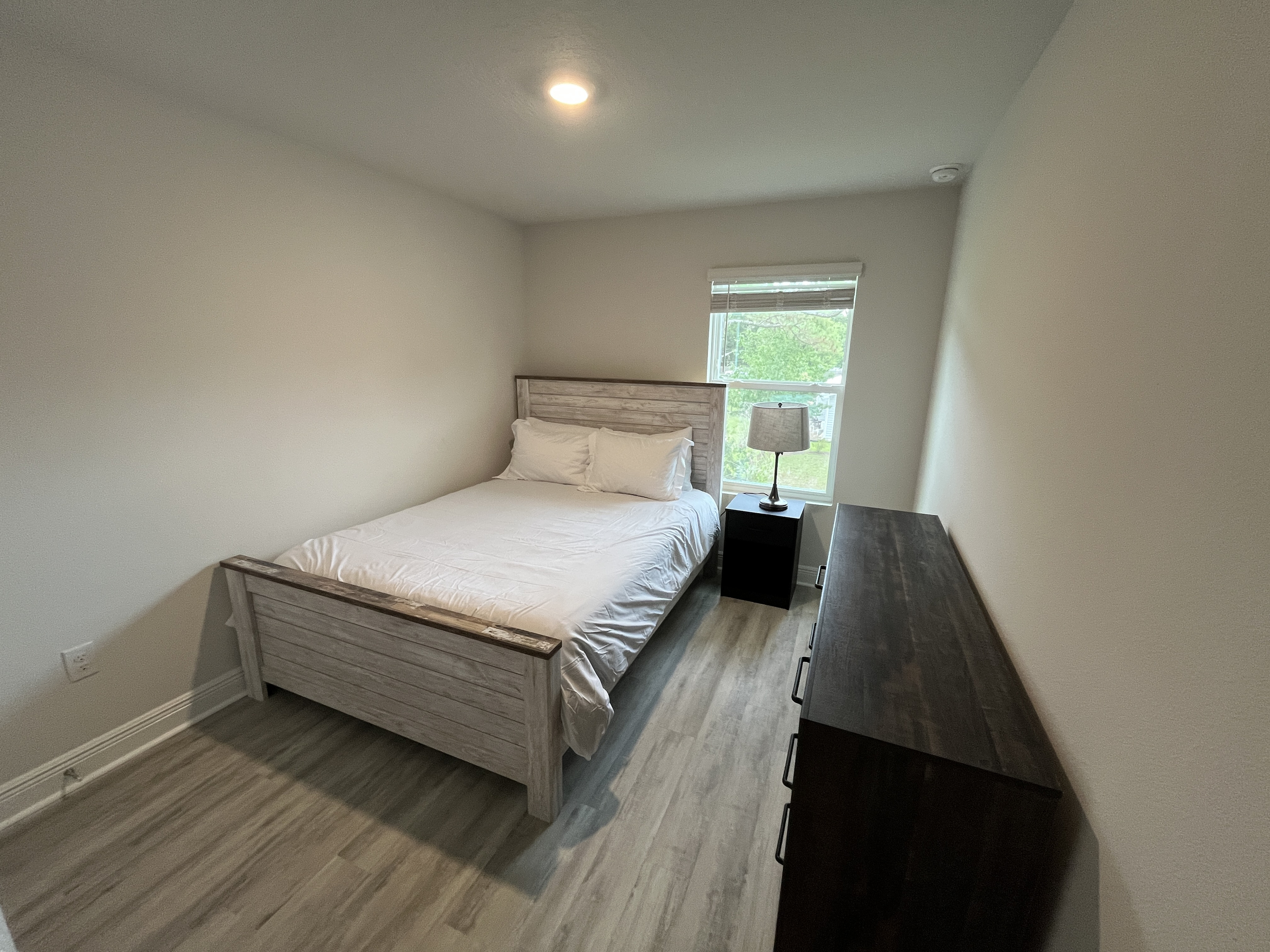 Queen bedroom