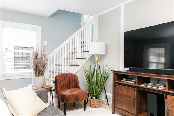 South Bend Serenity: Mid-Century 3BR 5min to ND, photo 26
