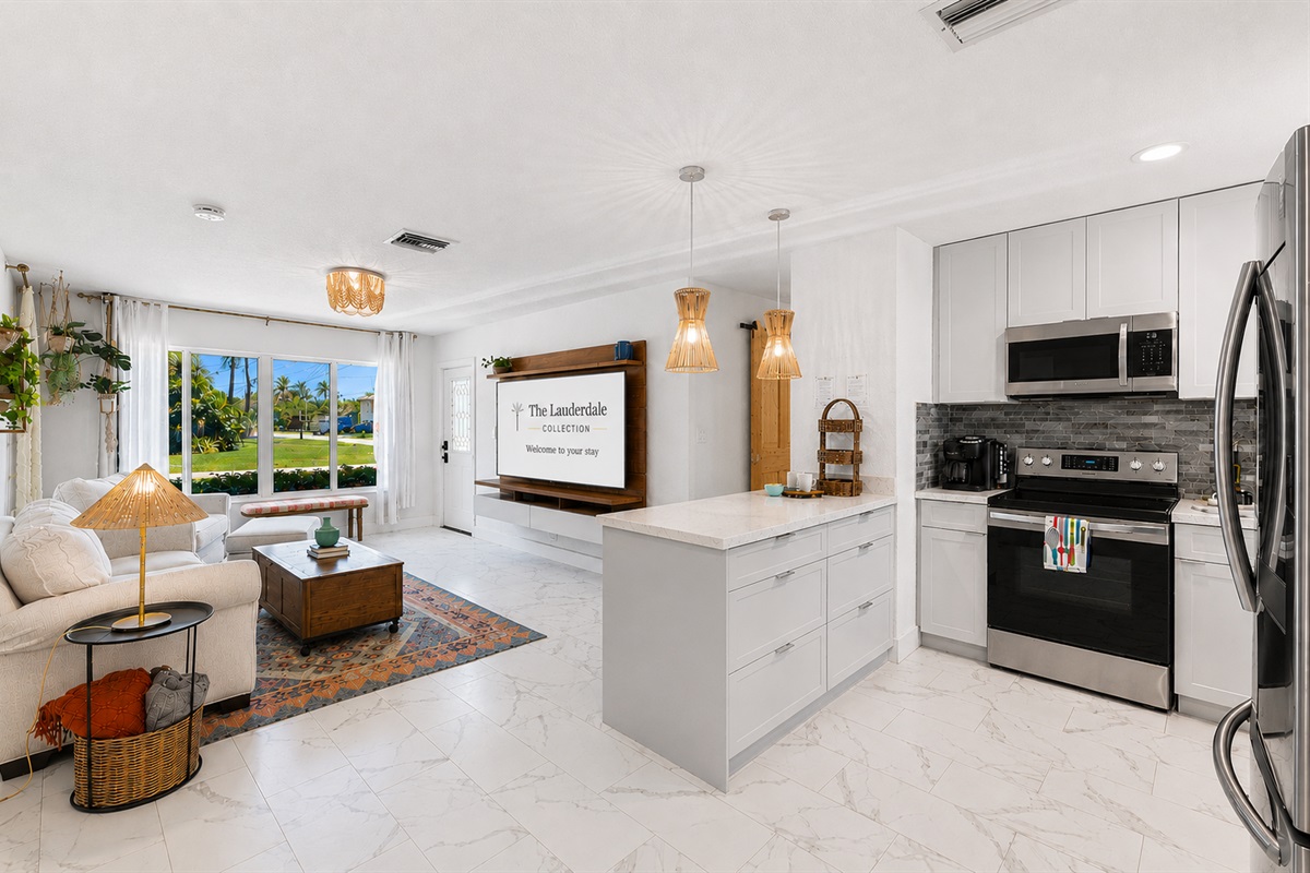 Open-Concept Living & Kitchen Layout ✨