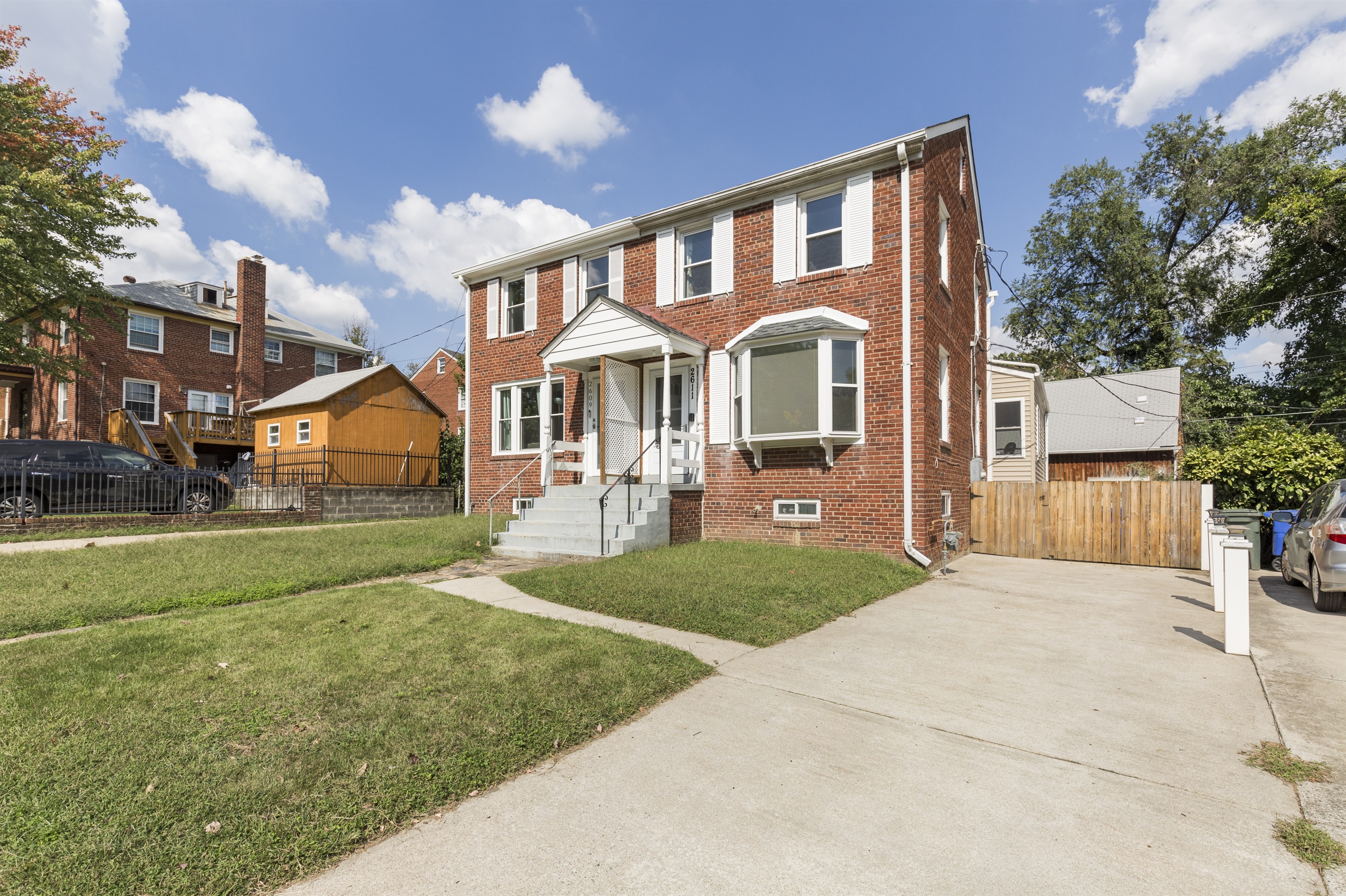 Sun-Filled 4BR House | Private Yard | Family & Pet Friendly | Arlington/DC