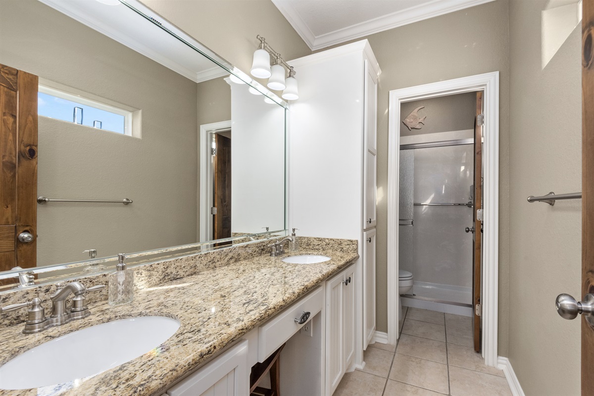 ea316a18483c4580975d343007f7d906 Large | Beachhouse | Texas | TX | Vacation Homes | Galveston | Crystal Beach | Kokomo | Breezy Days | Beachfront Elegance | Sunrise Serenity | Southern Sands Property Management, LLC