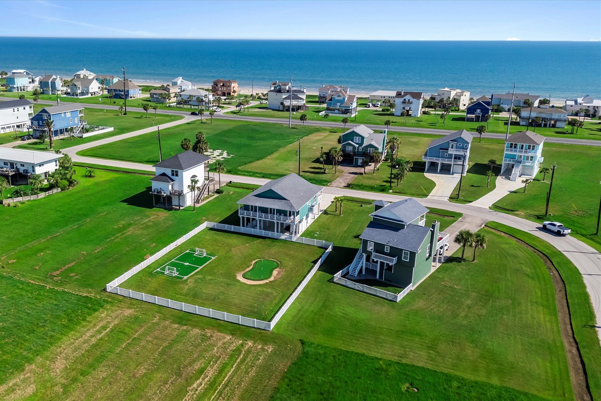 ea34f5e78b8149958a5dd3fe04e54183 Large | Beachhouse | Texas | TX | Vacation Homes | Galveston | Crystal Beach | Kokomo | Breezy Days | Beachfront Elegance | Sunrise Serenity | Southern Sands Property Management, LLC