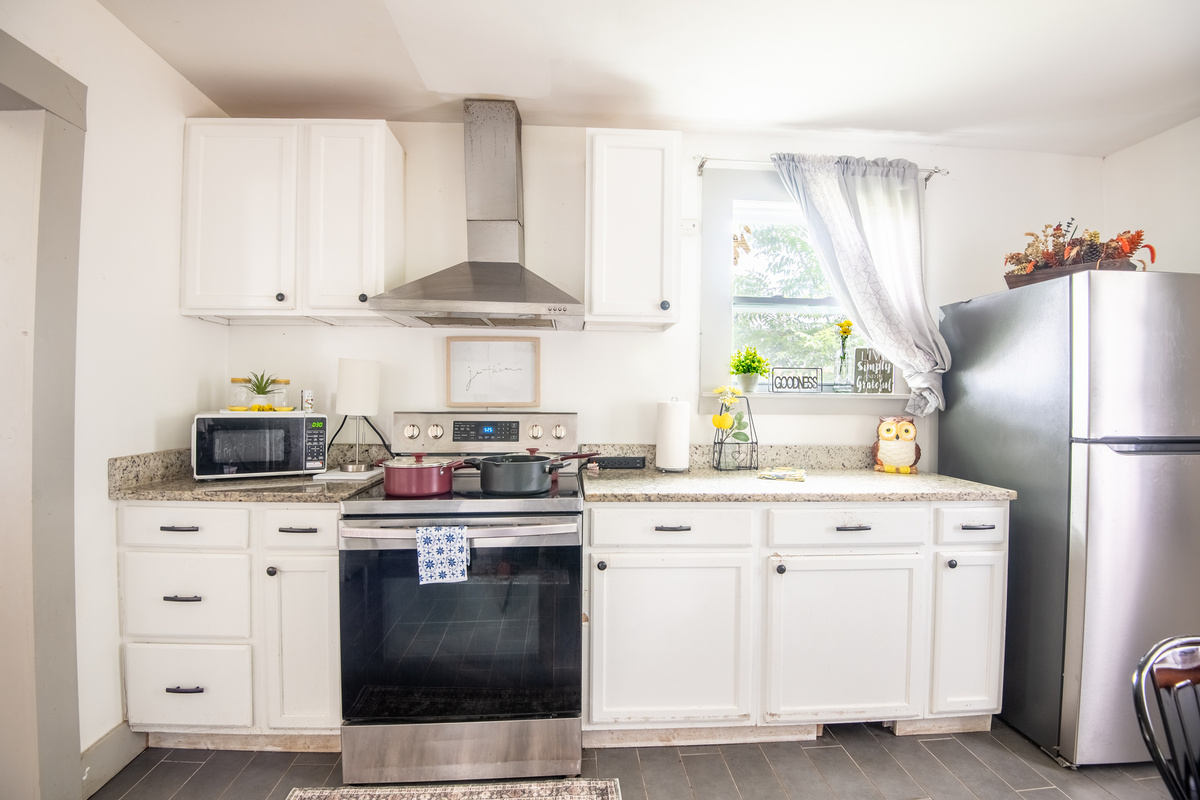 Whip up breakfast before heading out or gather everyone for dinner after a day of exploring. This fully stocked kitchen has everything you need to feel right at home.