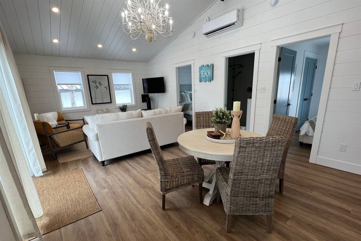 Spacious family and dinning room