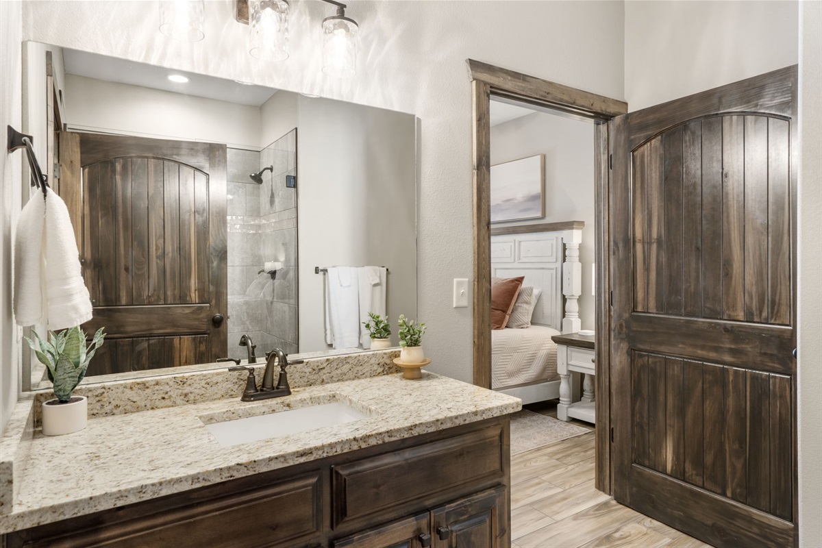 Main Level King Bed #1 ensuite bath