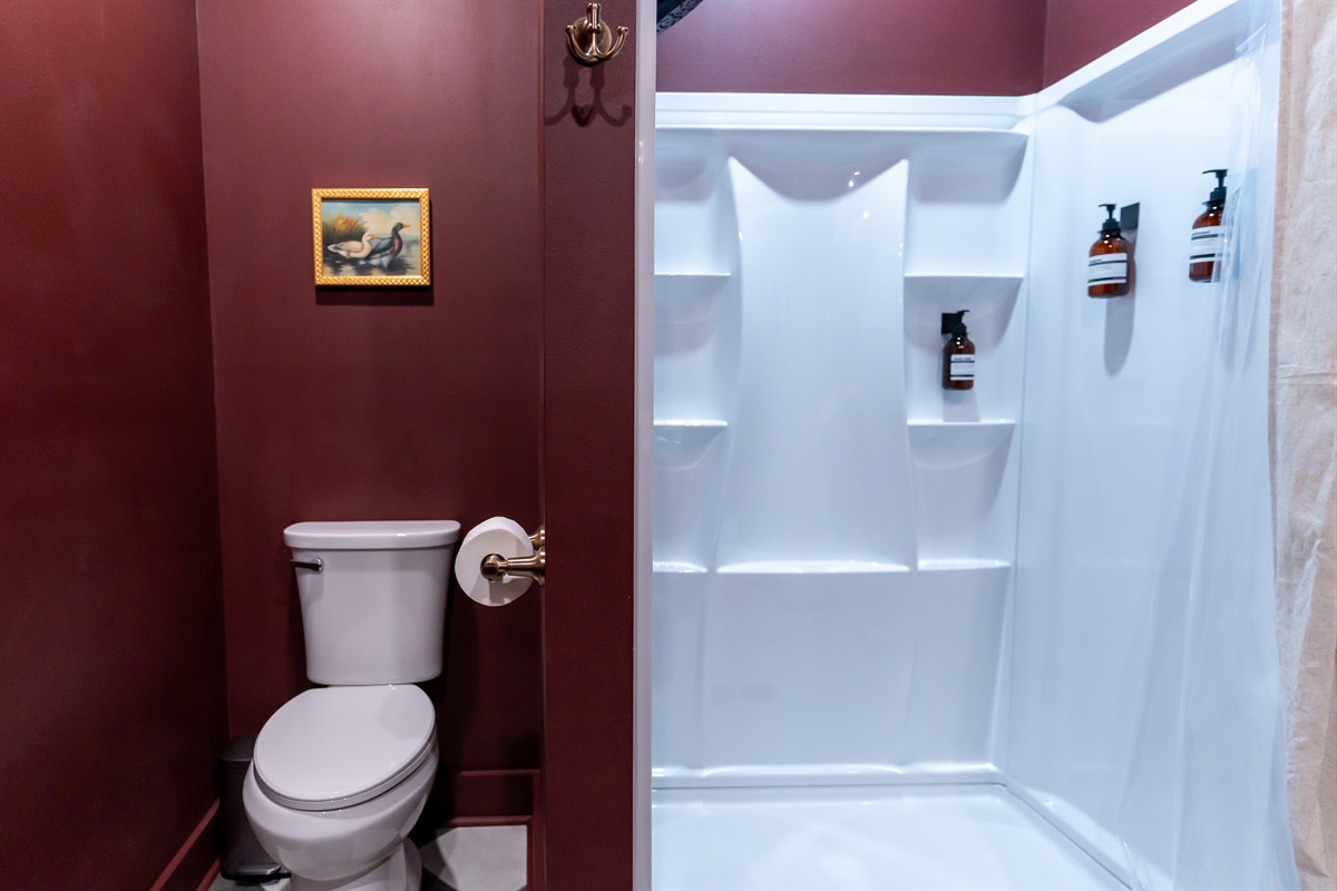 PawPaw's Full Bathroom