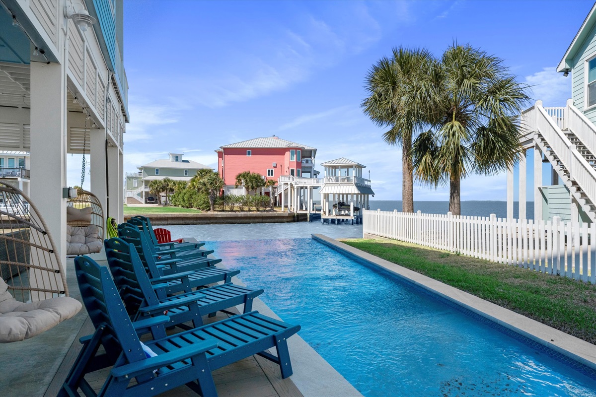ea463d16cf29466ba8844f28c240a162 Large | Beachhouse | Texas | TX | Vacation Homes | Galveston | Crystal Beach | Kokomo | Breezy Days | Beachfront Elegance | Sunrise Serenity | Southern Sands Property Management, LLC
