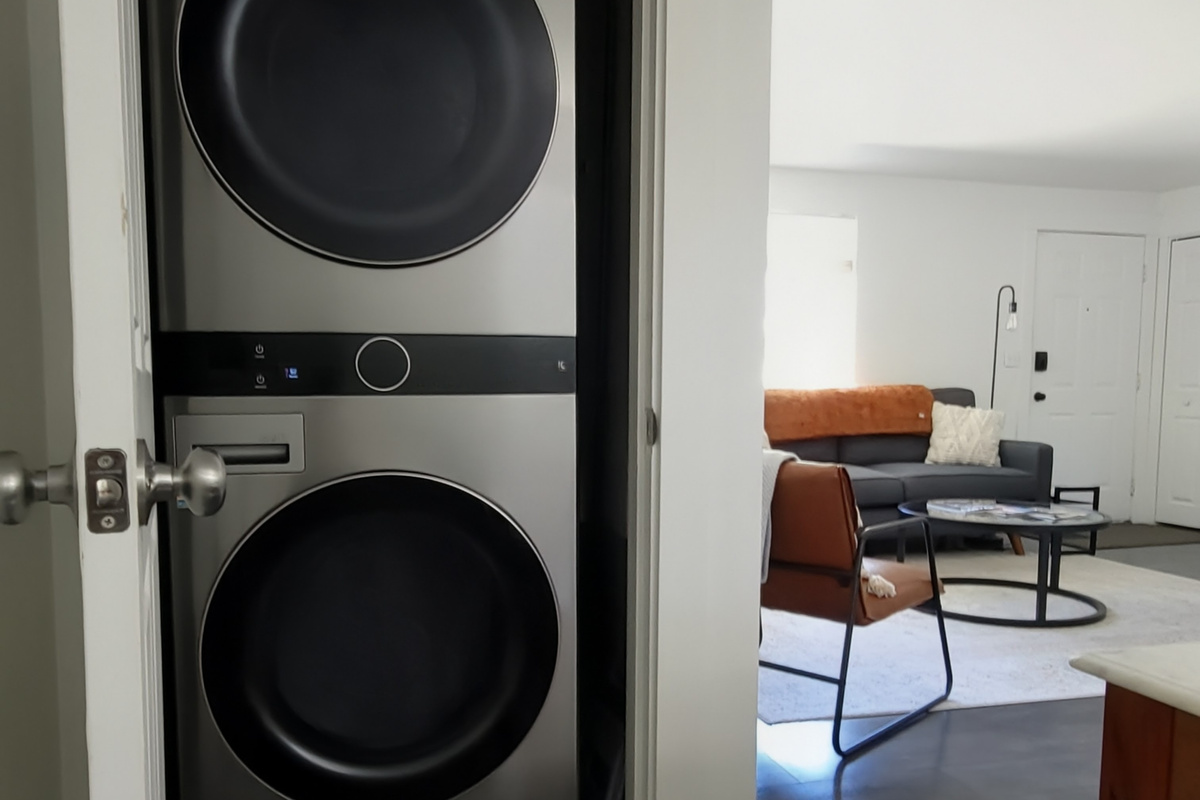Washer and dryer, free to use anytime. 