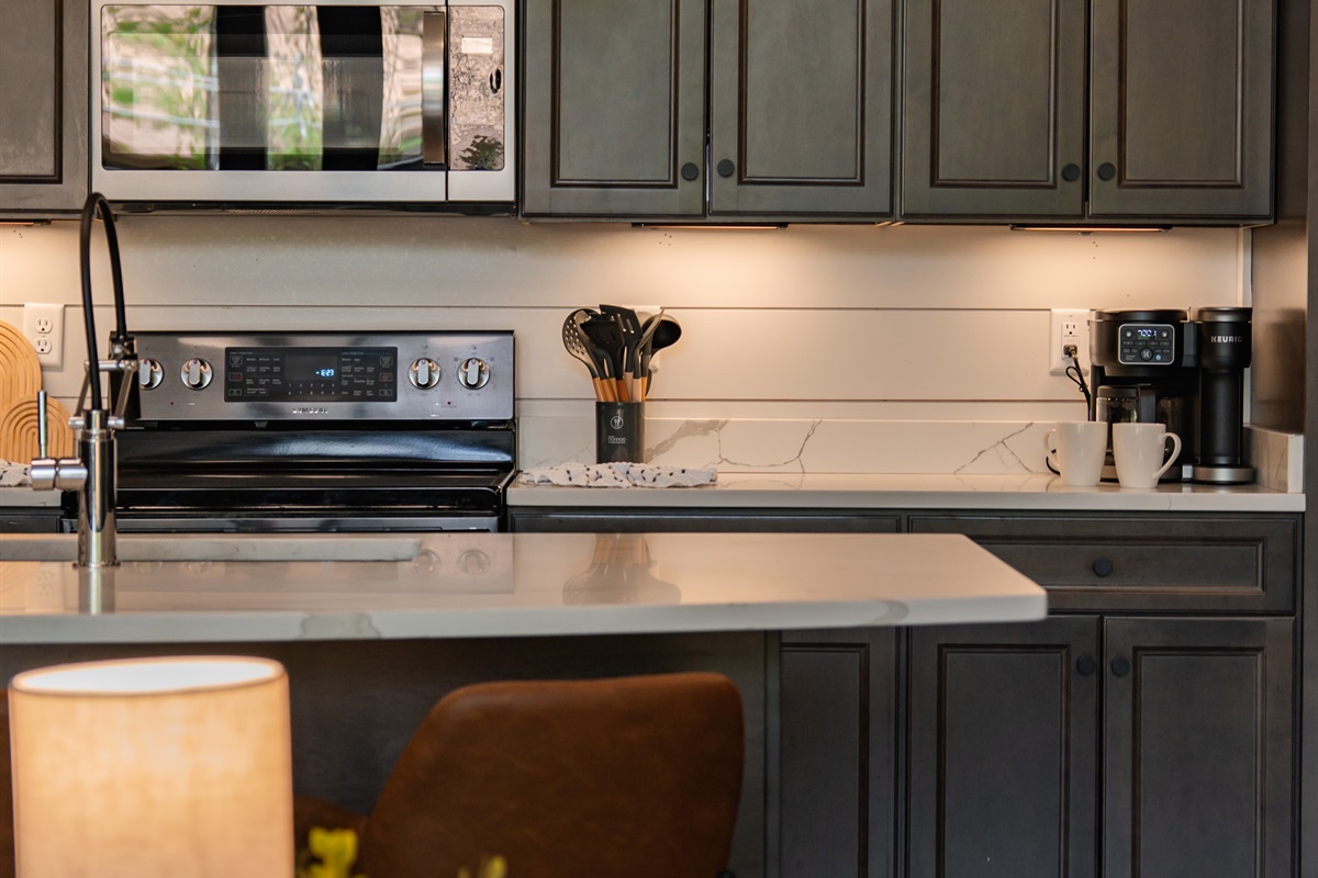 Fully equipped kitchen.