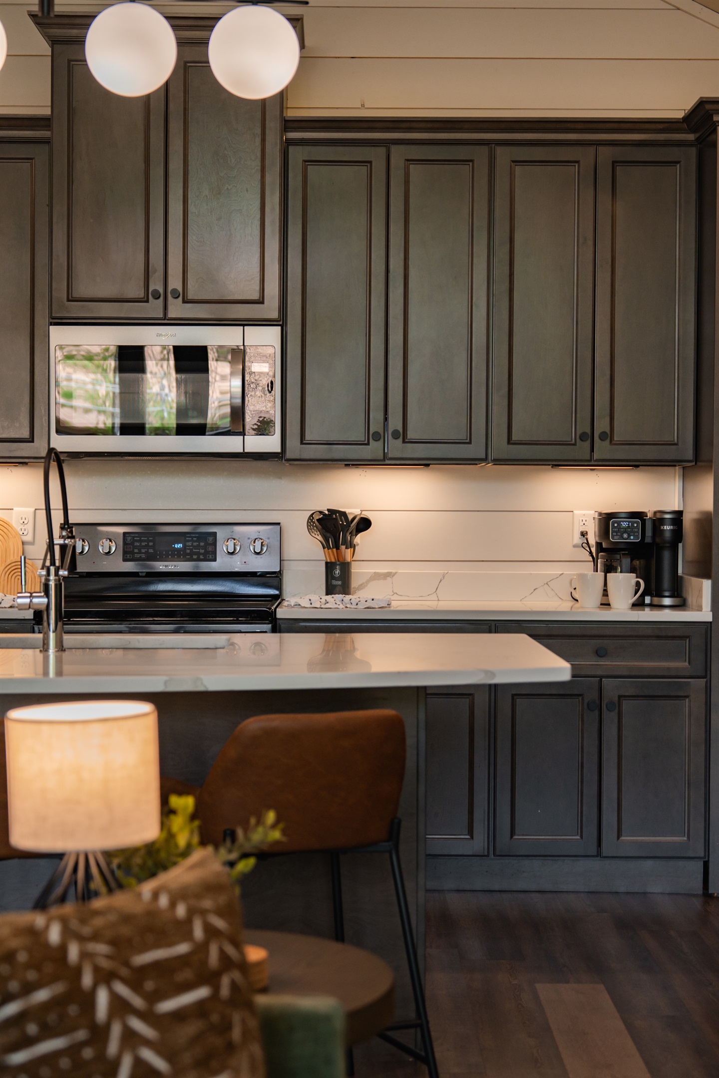 Fully equipped kitchen.