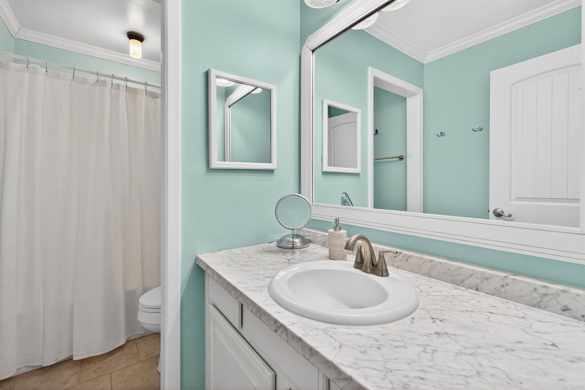 Primary Ensuite Bath | Seaside Cottage | IOP Escapes | 31 Twin Oaks, Isle of Palms, SC