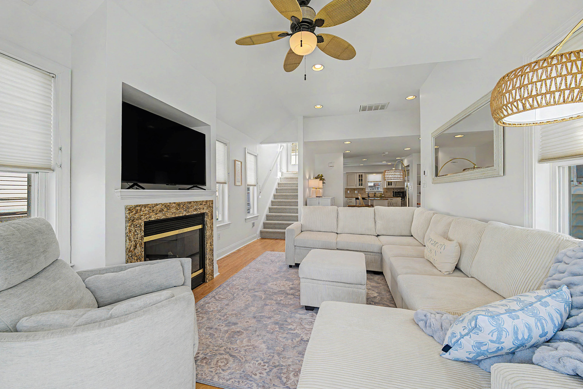 Living_Room_TV_Fireplace
