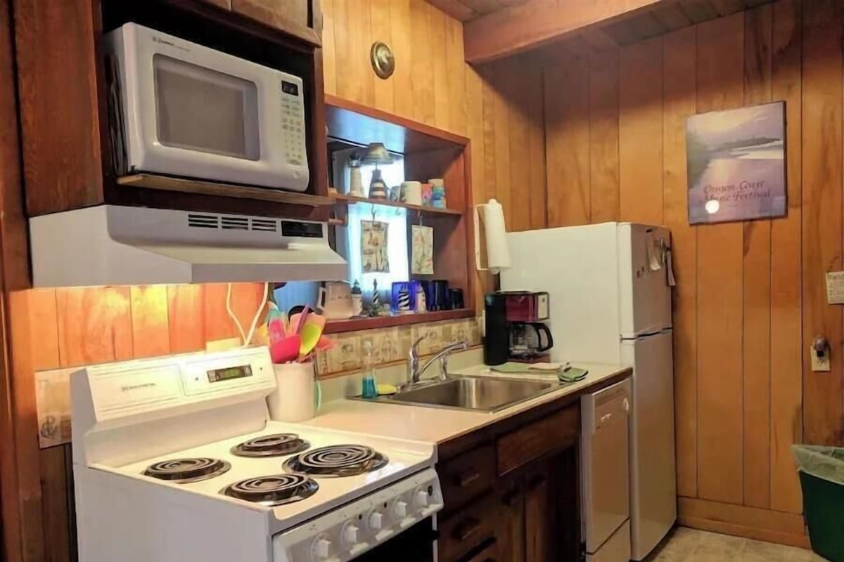 apartment size range, dishwasher & refrigerator