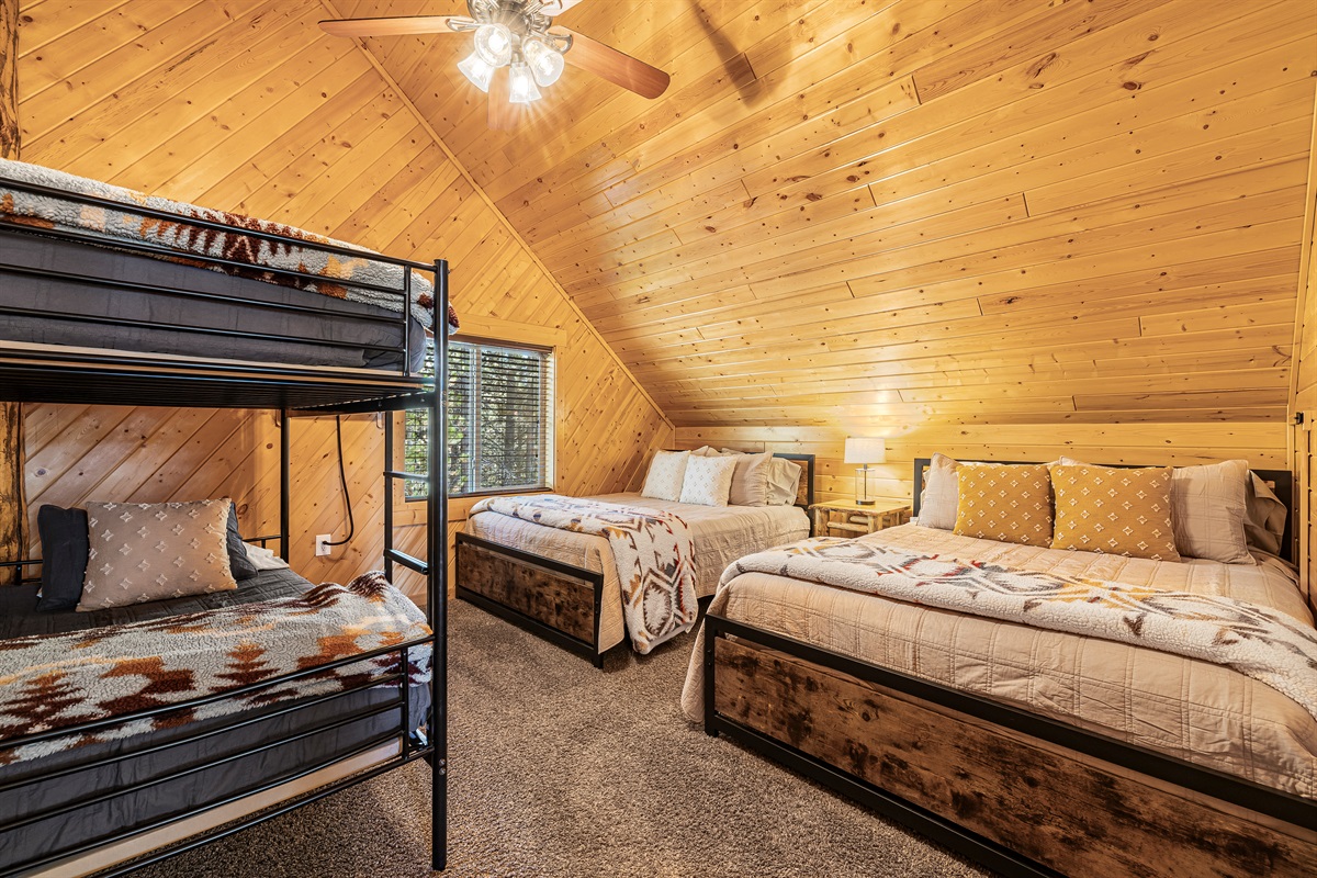 Bedroom #3 w/ 2 queen sized beds and 1 twin over twin bunk bed