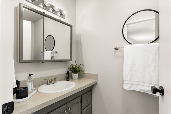 Upper level bathroom