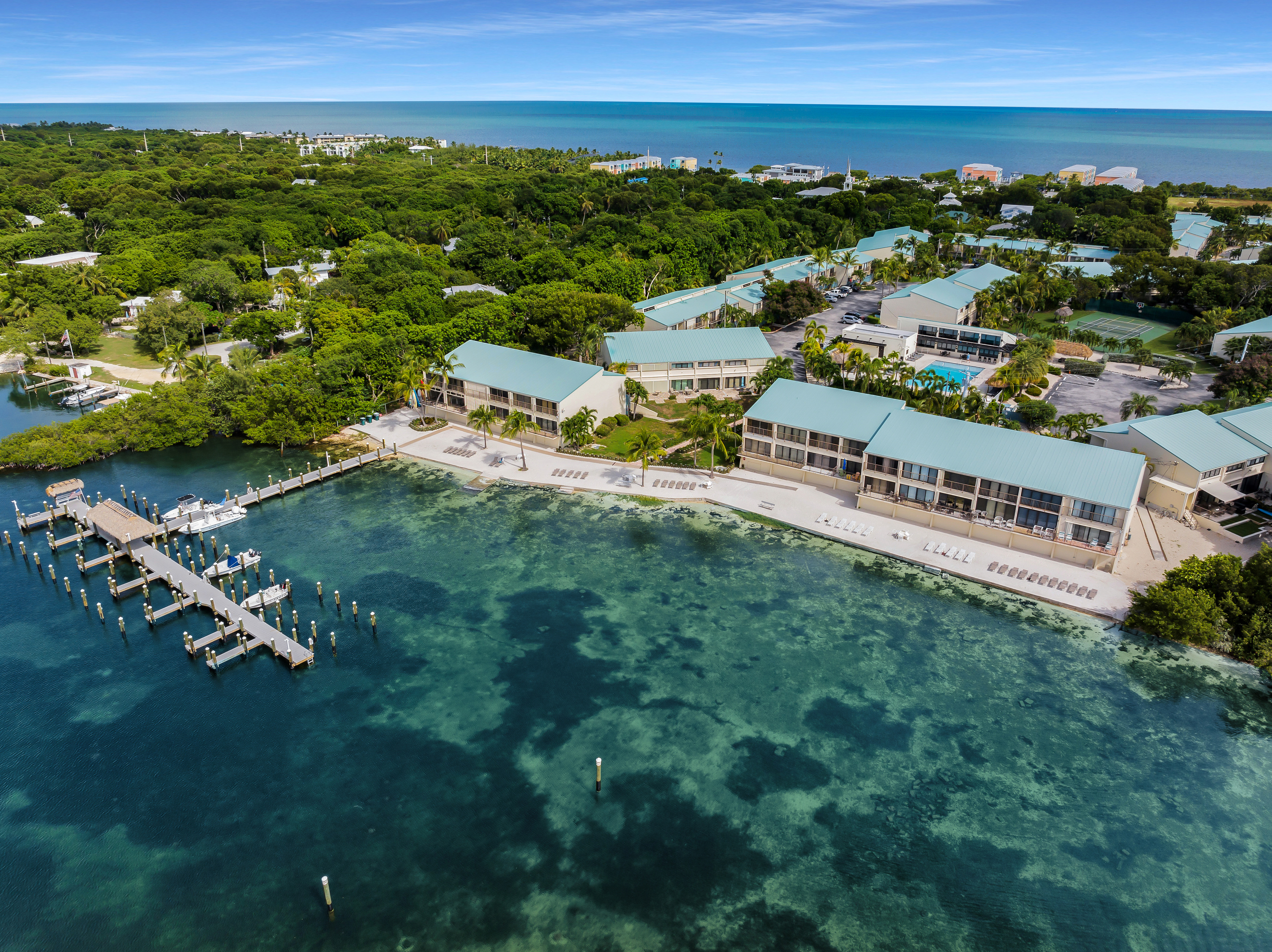 Crystal clear waters of the Florida Bay right off the beach