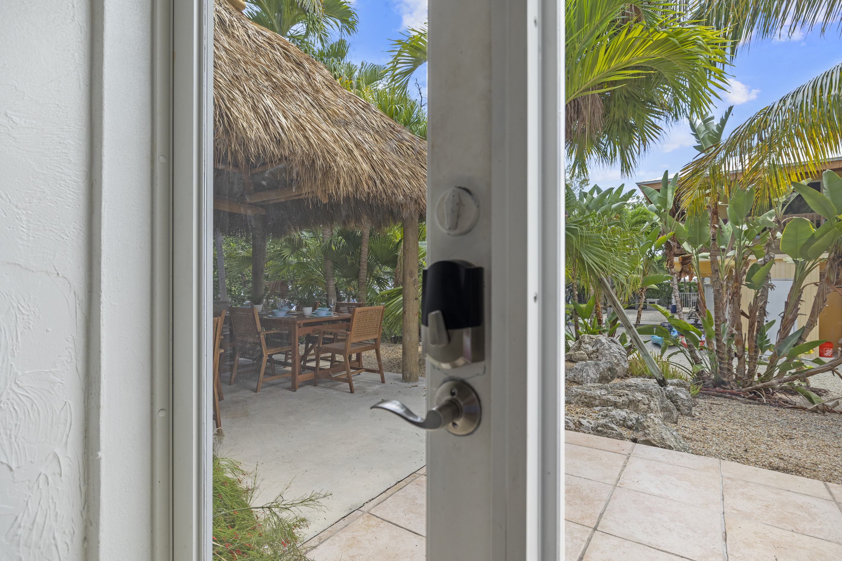 Heading outside, lets check out the grounds accomodations.