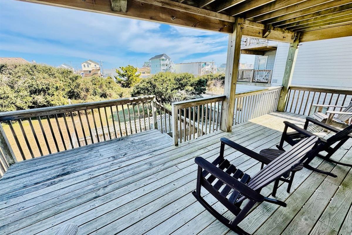 Another view of the 2nd floor deck
