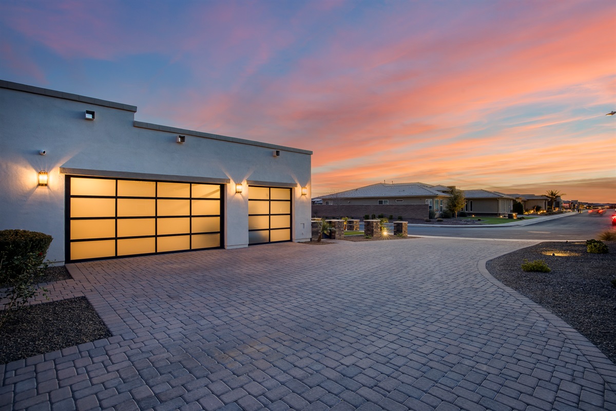 The Grand Peoria Estate – 5BR / 4.5BA Luxury + Casita — Modern Home | Sleeps 10 | Family Escape w/ Casita, Peoria, Arizona — photo 5