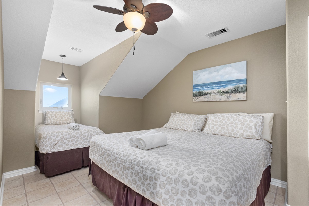 ea95e17250d4433f8ed845fe7147cffe Large | Beachhouse | Texas | TX | Vacation Homes | Galveston | Crystal Beach | Kokomo | Breezy Days | Beachfront Elegance | Sunrise Serenity | Southern Sands Property Management, LLC