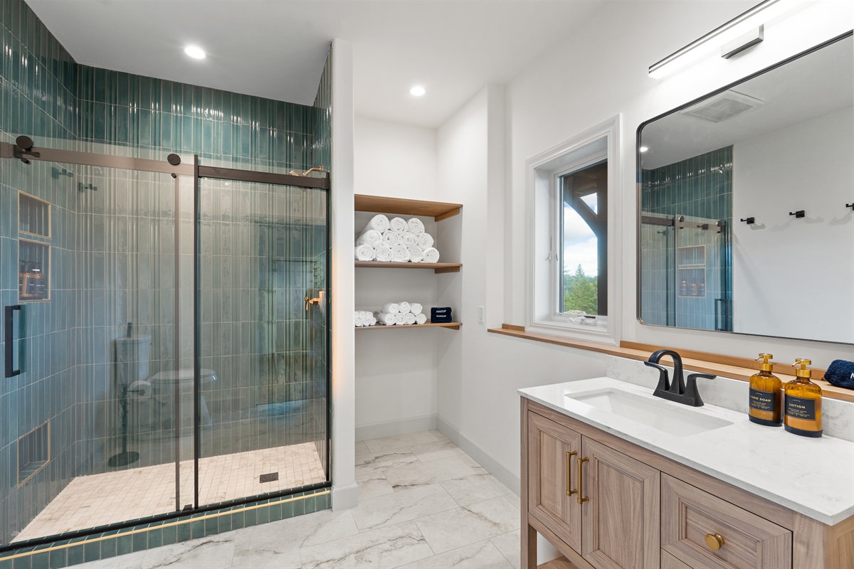 Private bathroom in the bunk suite.