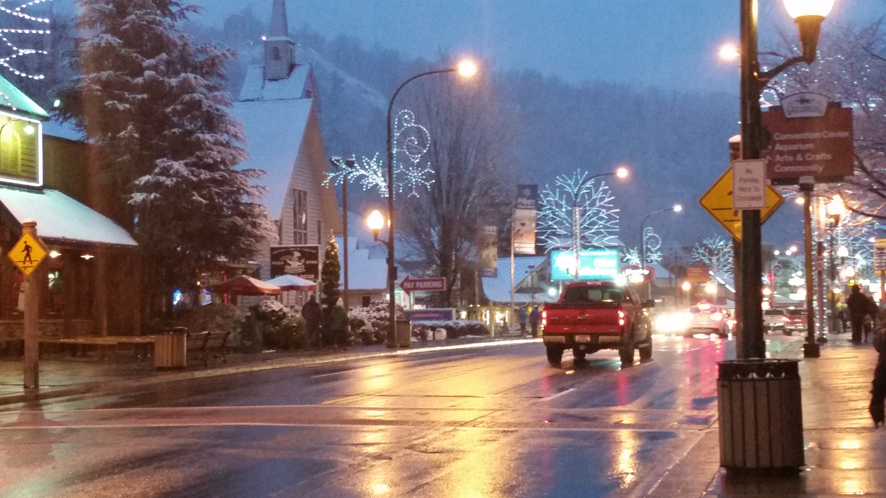 Gatlinburg street winter
