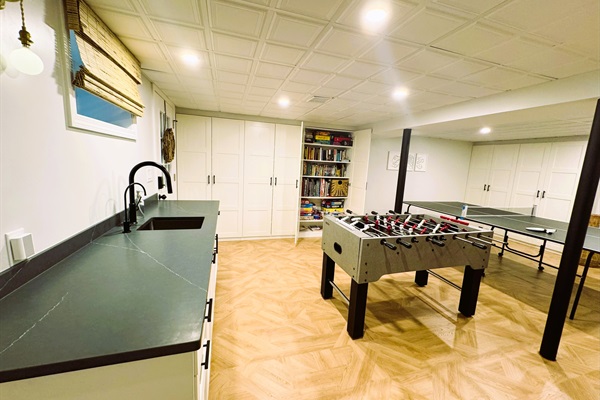 Bar Sink, Foosball, Books/Games