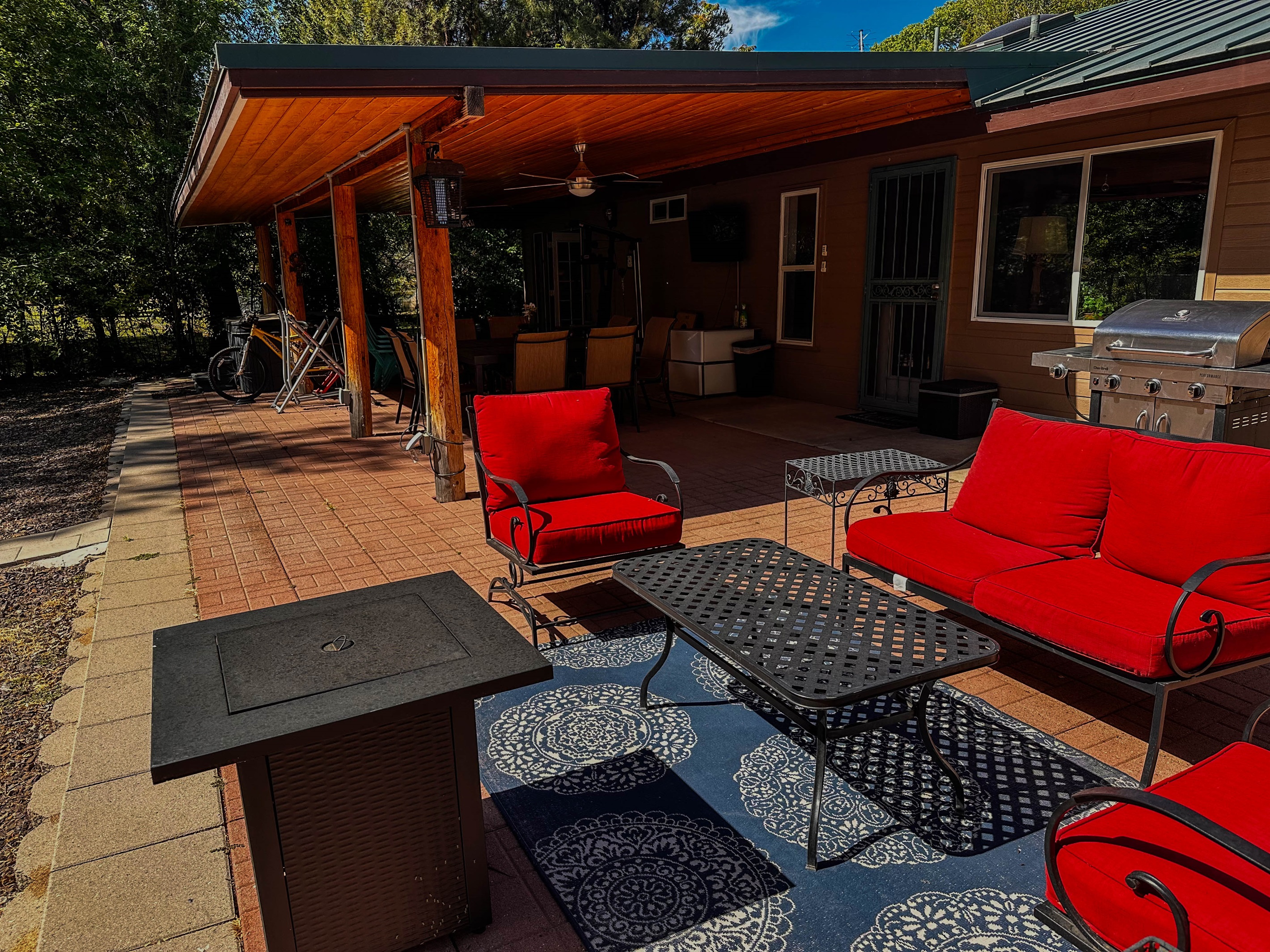 Outdoor seating - open sky with gas fire place