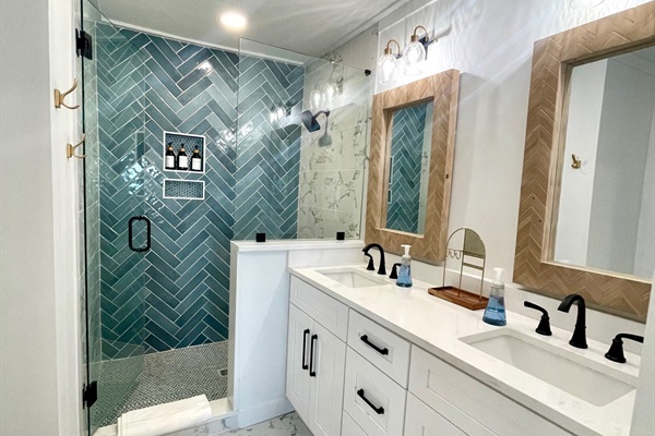 dual sinks in primary and spacious shower