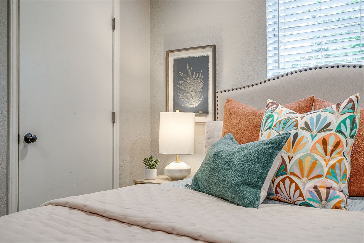 Guest Room with Queen Bed