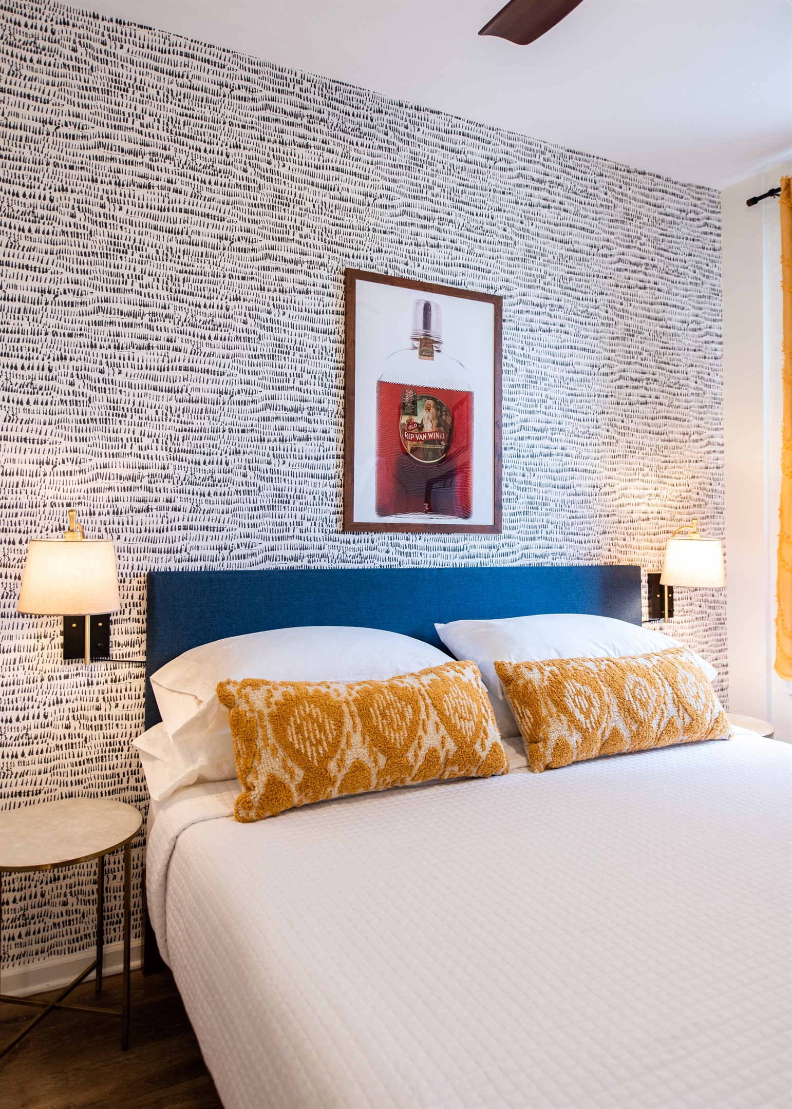 Pappy VanWinkle Bedroom, King Bed, Ensuite Fully Renovated Bathroom, 45" Smart TV, Closet, White Noise Machine.