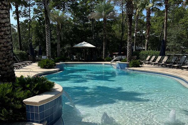 Community pool, shared only with guests & owners of Creek Park at Magnolia. Zero entry with water features, plenty of outdoor seating and seasonally heated.