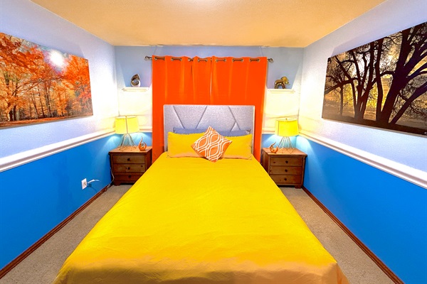 Inviting Room with a Comfortable Queen Bed