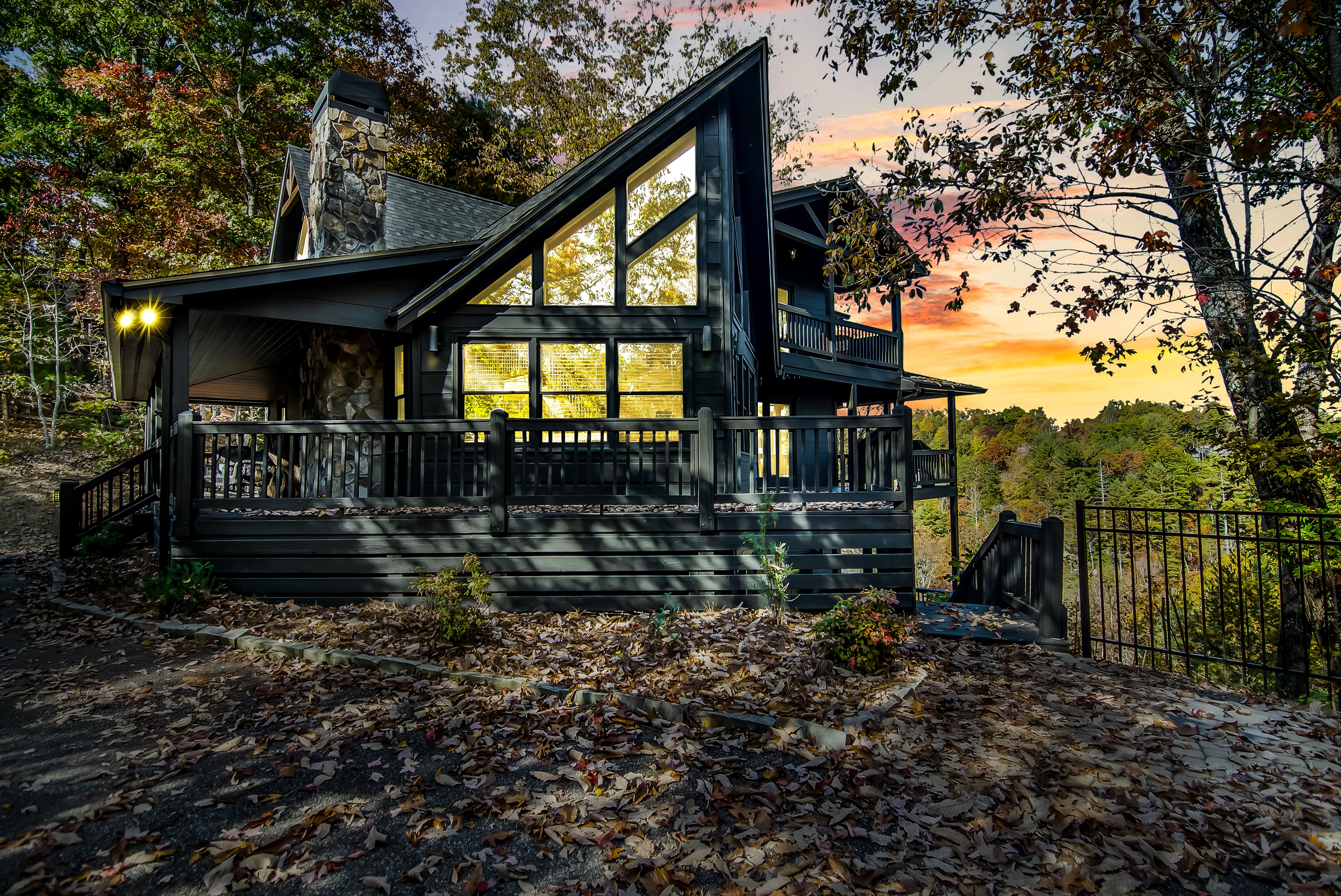 2 Masters + Theater + Sauna + Mtn Views + Hot Tub