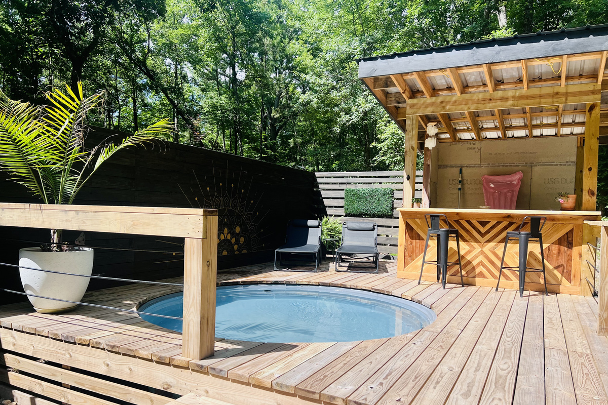 Plunge pool