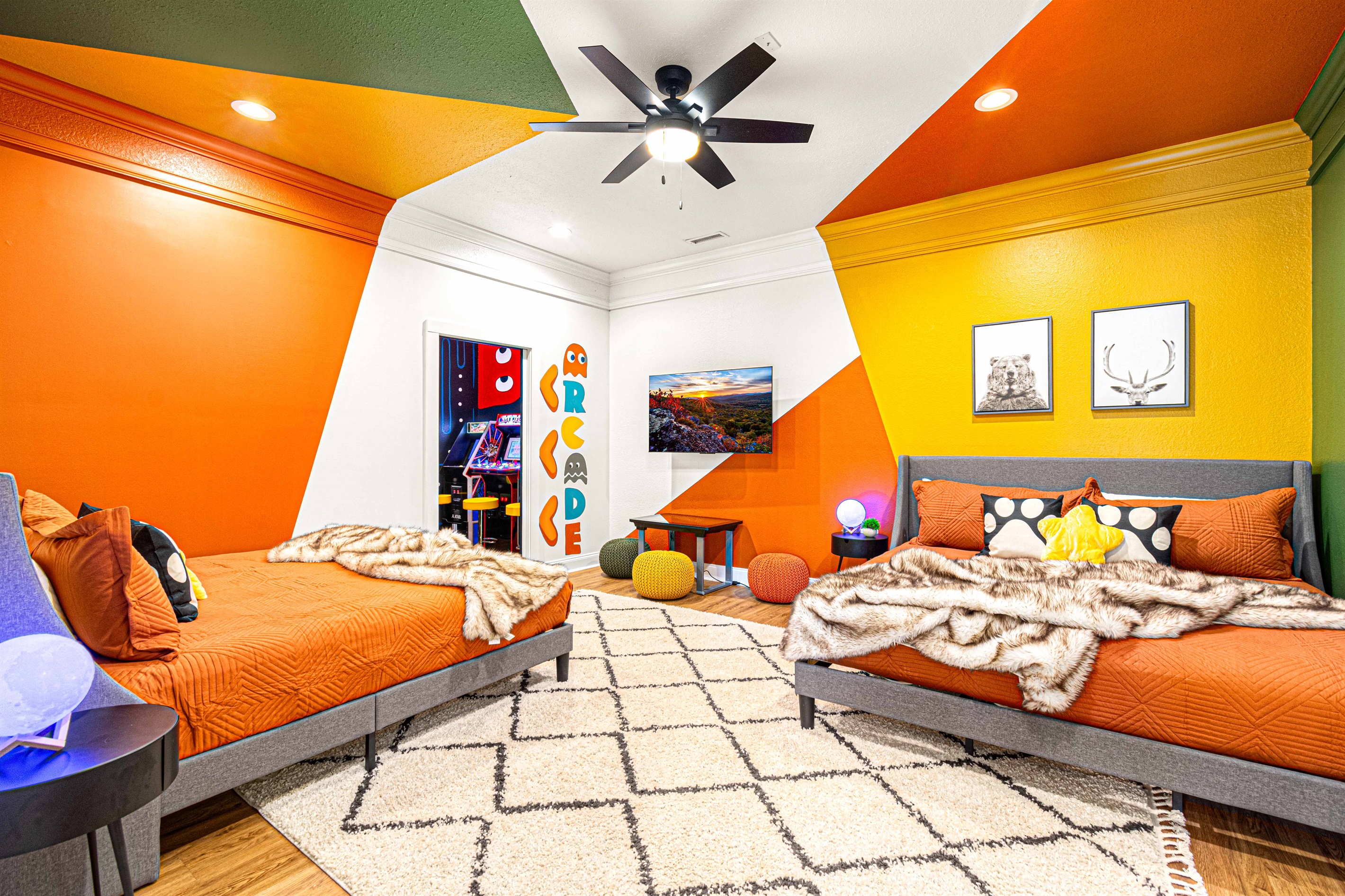 Welcome to Bedroom 5, your ultimate retreat! 🛌✨ Featuring two luxurious king-size beds, a large TV, and an infinity table game, it’s perfect for family or friends. Plus, step into the arcade corner with 6 classic standing games for endless fun! 🎮🌟