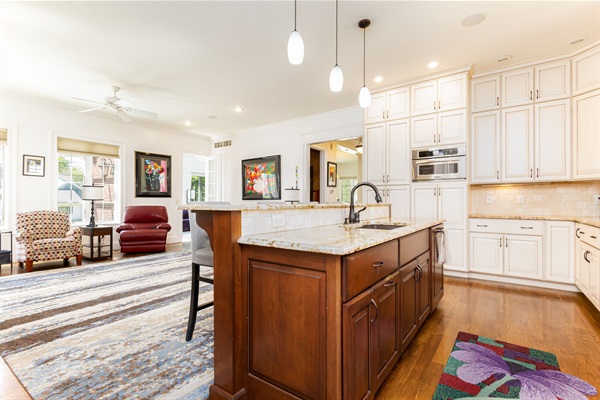 The Irish Grand | 4BR Home | 0.5 Mi to Campus | Sleeps 20, photo 15