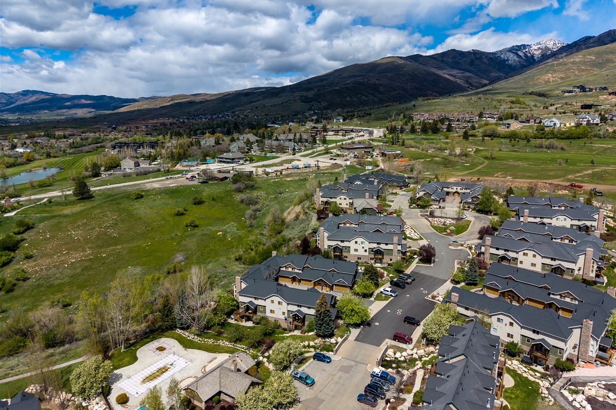 Aerial views of the beautiful Wolf Creek community and surrounding valley.