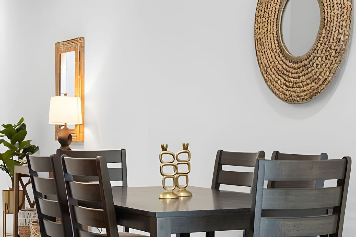 Enjoy a cozy dining space, perfect for family meals or intimate dinners.