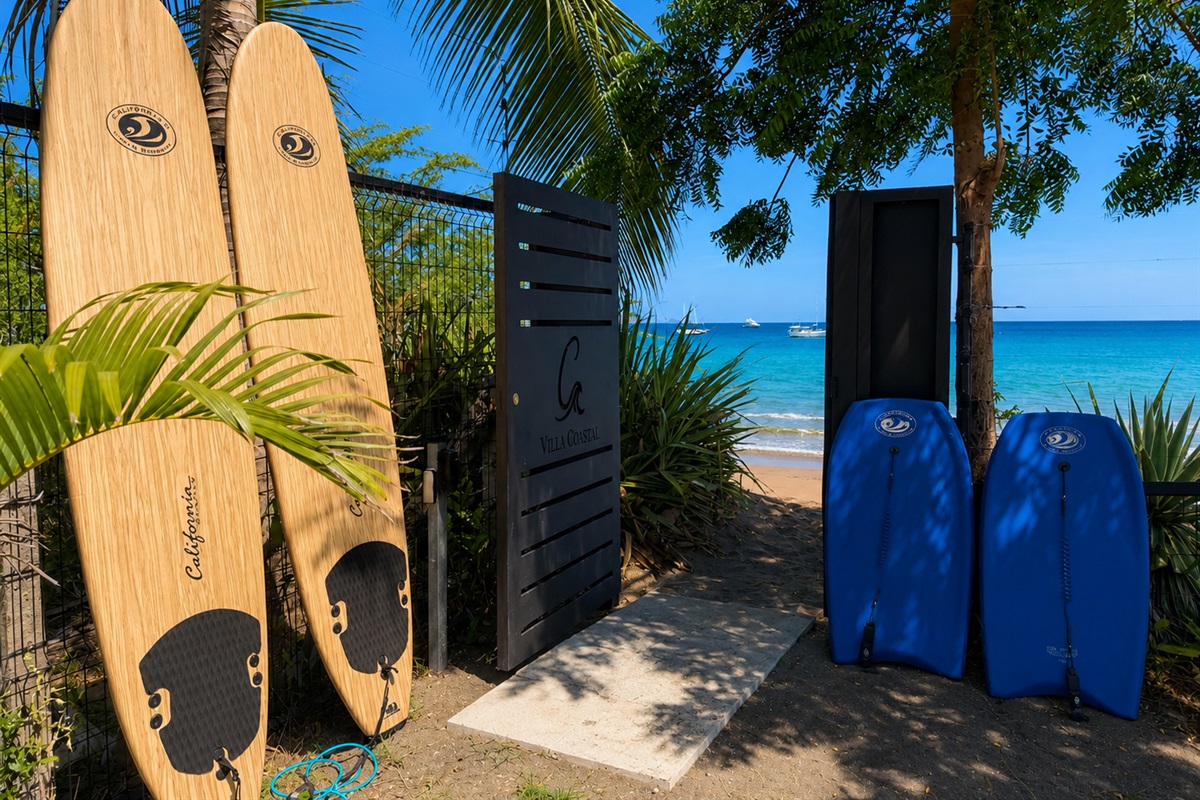 Direct access to beach with toys 