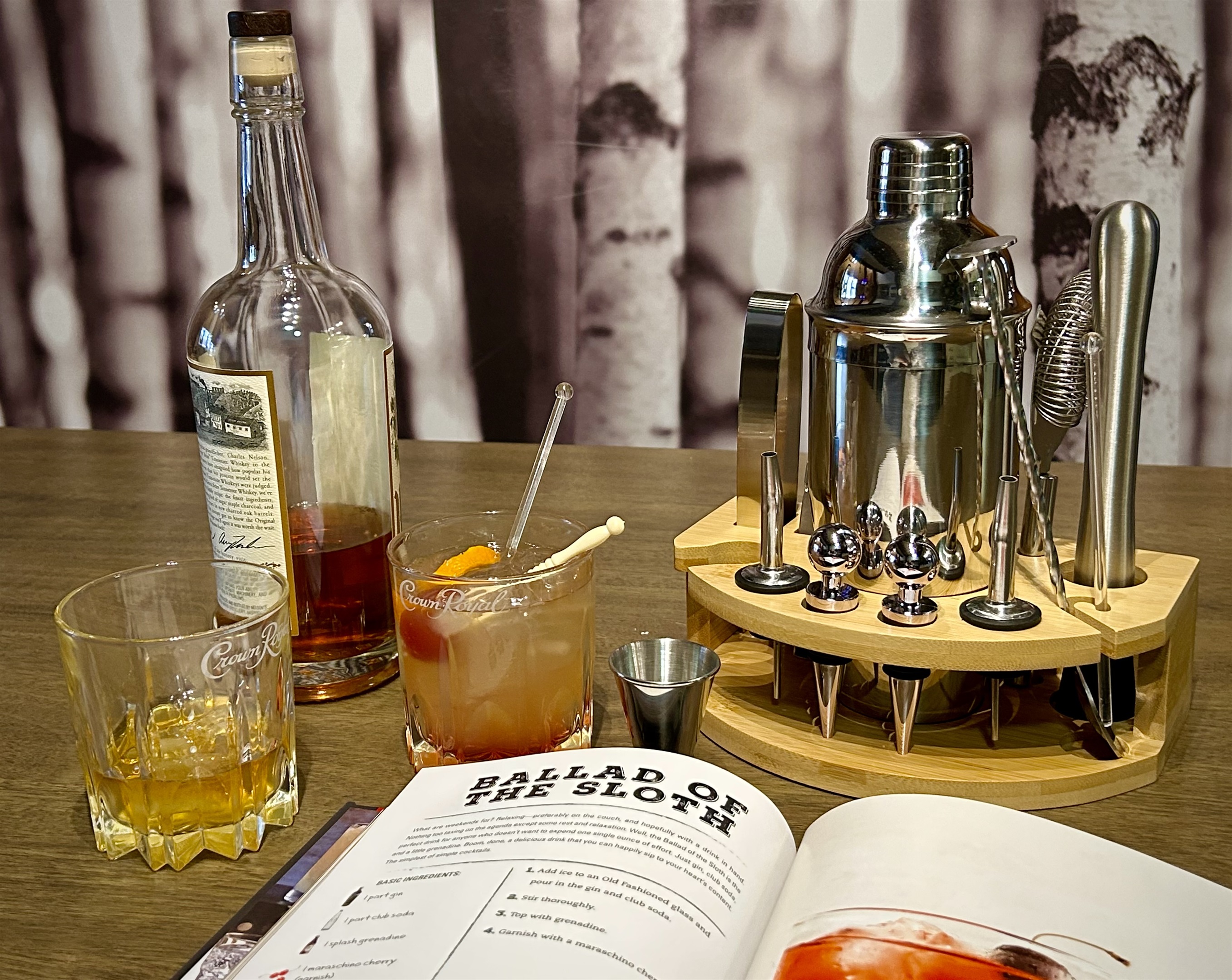 Did someone say Après ski drinks? We provide the bar set onsite - but it's byob for the drinks.  You can enjoy that old fashioned on the rocking on the deck or with the smores by the firepit!