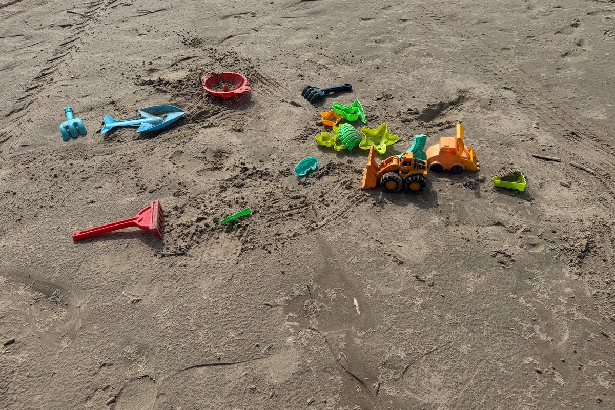 Beach items are offered as a courtesy only and are not guaranteed to be available or functional during your stay.