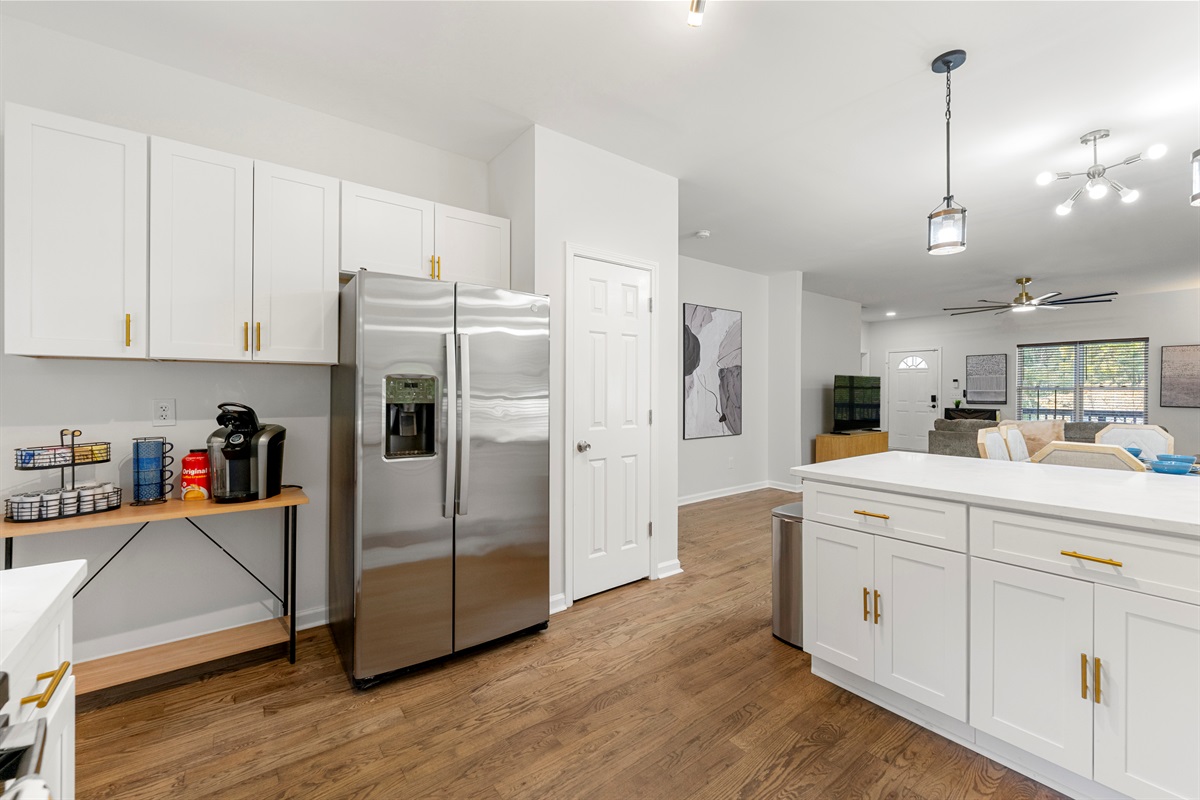 Beautifully designed kitchen with plenty of space to create your favorite meals.
