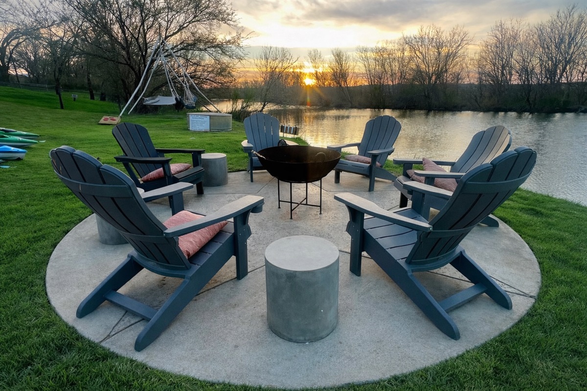 We put the firepit here on purpose. You'll understand when you arrive.