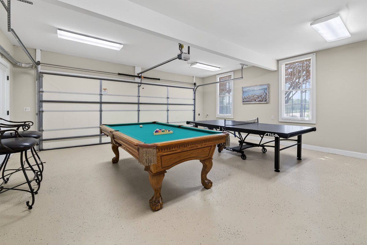 Pool and Ping Pong Room