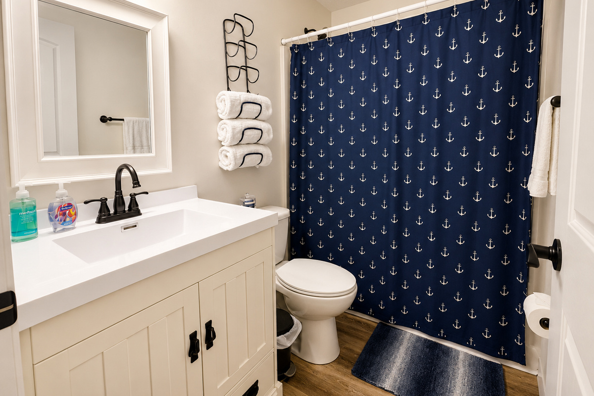 Main level full bath