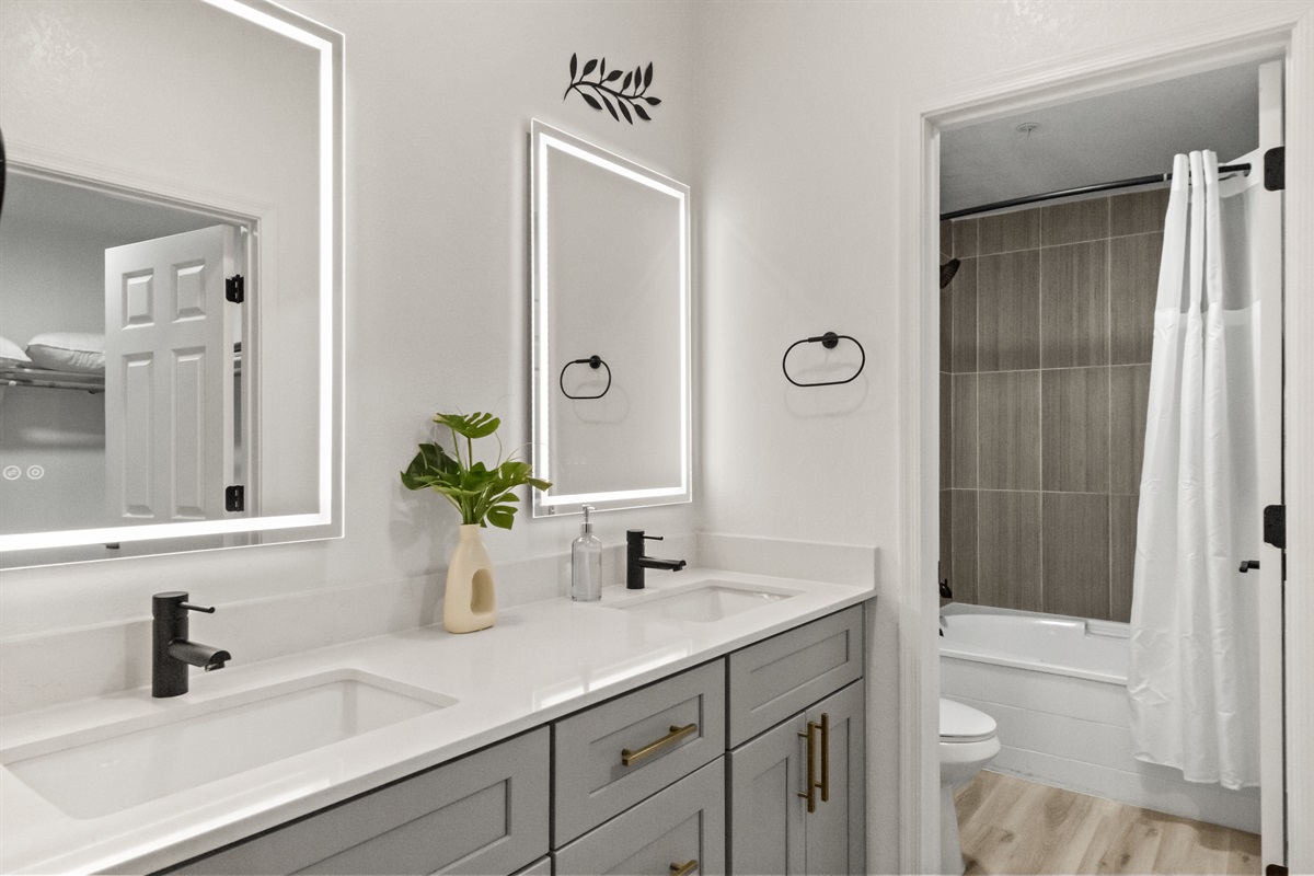 Bright and inviting bathroom