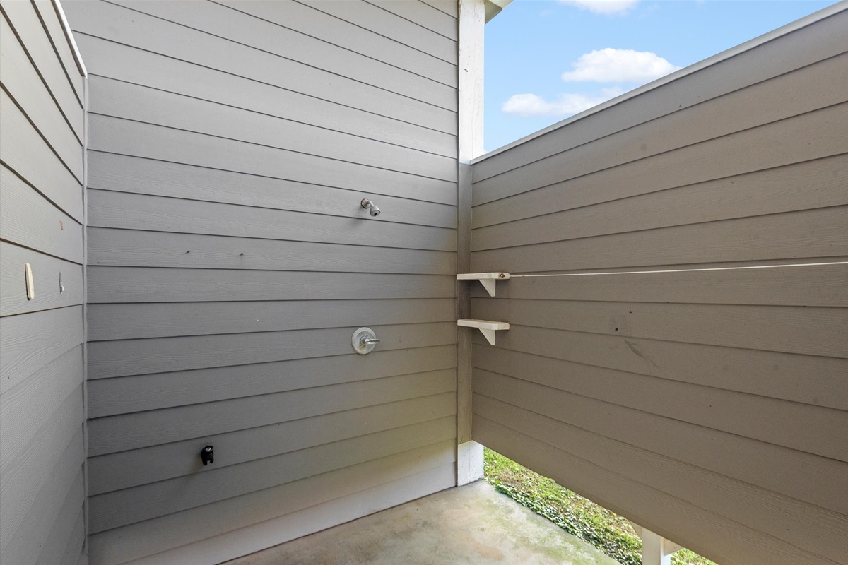 eb4b8c31d7d64570820bfbcfcb4a0fe5 Large | Beachhouse | Texas | TX | Vacation Homes | Galveston | Crystal Beach | Kokomo | Breezy Days | Beachfront Elegance | Sunrise Serenity | Southern Sands Property Management, LLC